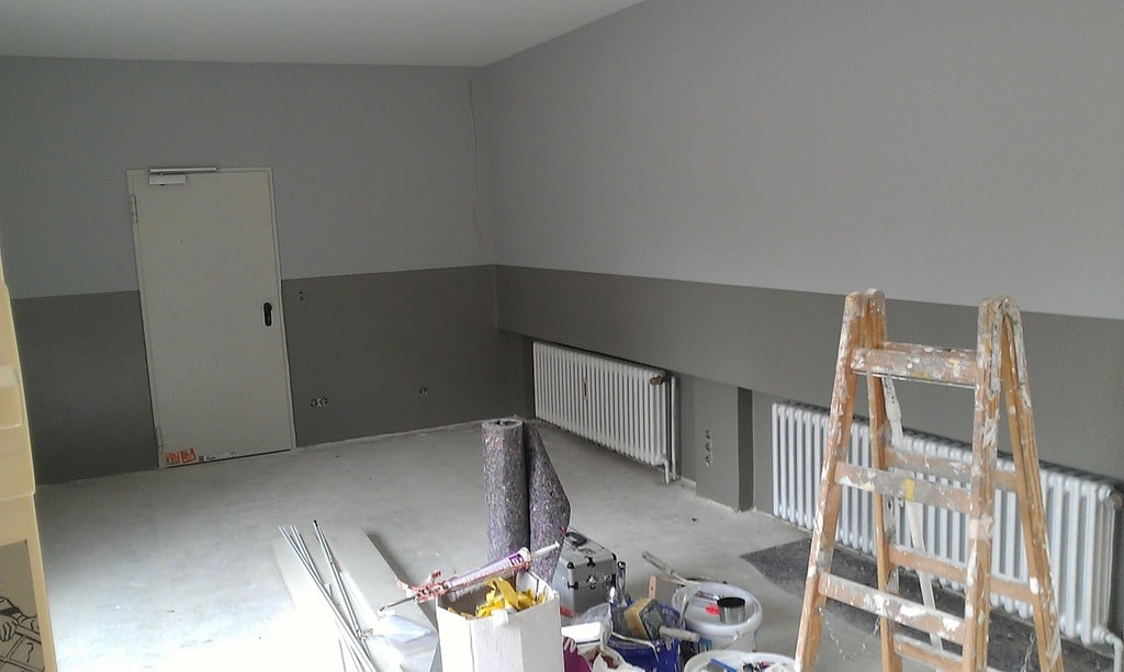 Peindre un mur en brique sans altérer sa texture